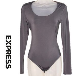 Express Body Contour Scoop Neck Long Sleeve Thong Bodysuit, Gray. Size XS